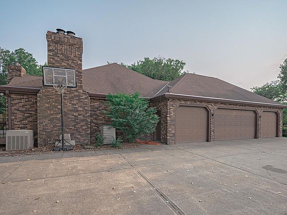 2nd image of 29026 Diamond Ave