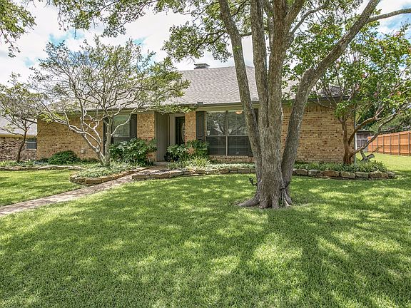 2nd image of 2333 Woodglen Dr