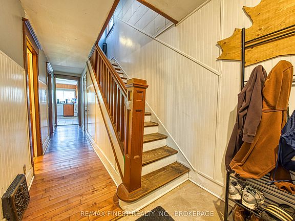 3rd image of 216 Alfred St