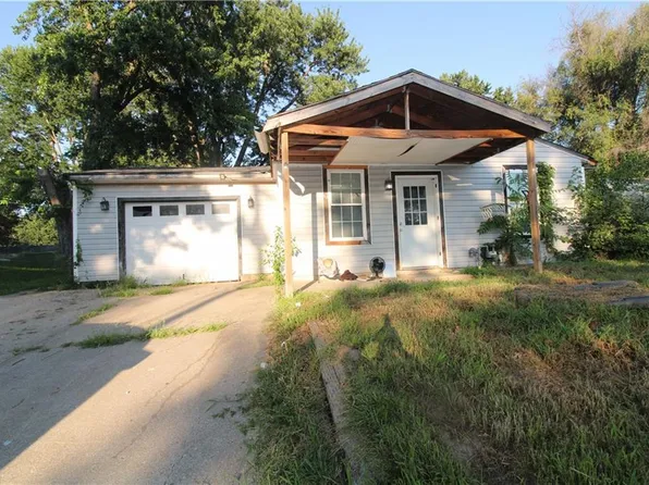 3305 S Leonard Rd, Saint Joseph, MO 64503