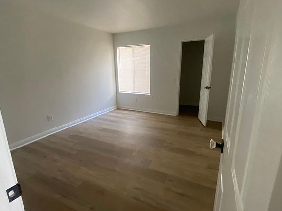 5th image of 1419 Alamitas Ave #1