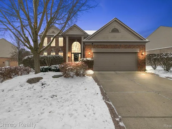 1908 Beaver Creek Dr, Rochester, MI 48307