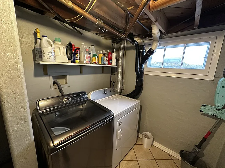 325 Sumner St — Photo 33