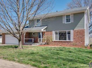 2518 SW Ashworth Pl, Topeka, KS 66614