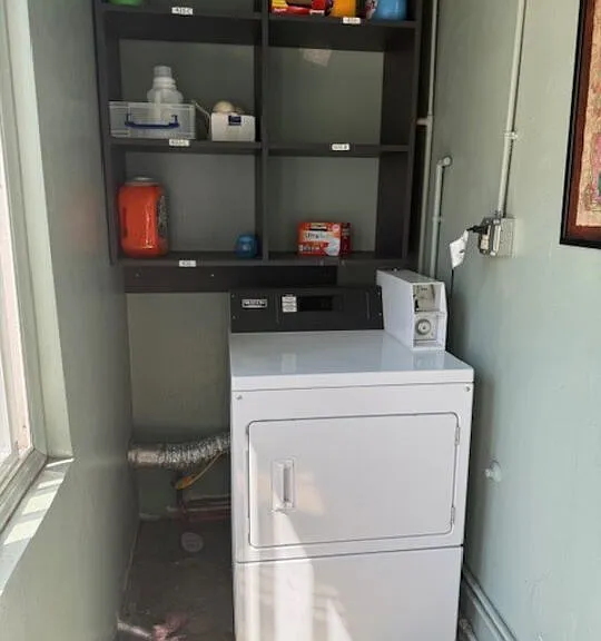 433 S Doheny Dr #A — Photo 11