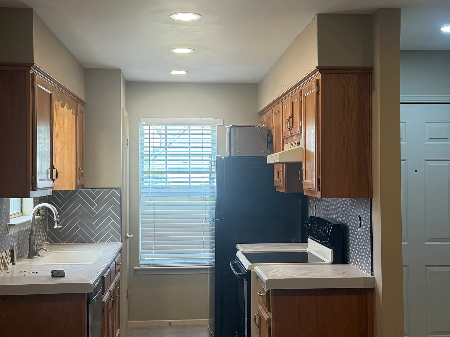 2 bed, 1082 sqft, $1,400 — Photo 2