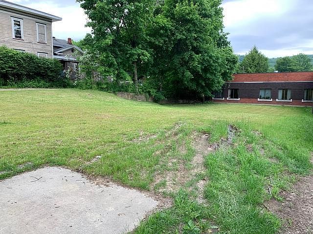 2nd image of 210 East St
