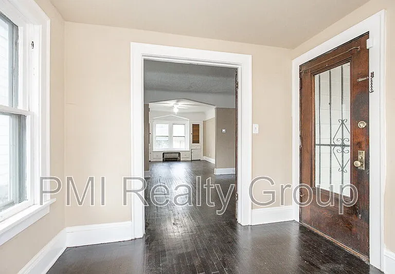 888 Evangeline Rd — Photo 6
