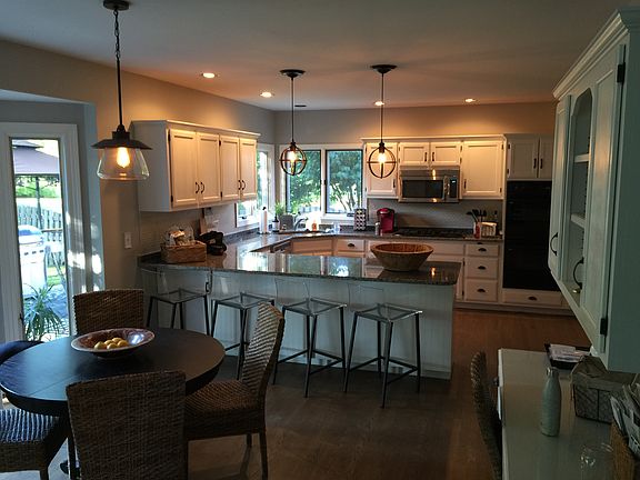 2nd image of 707 Westridge Dr