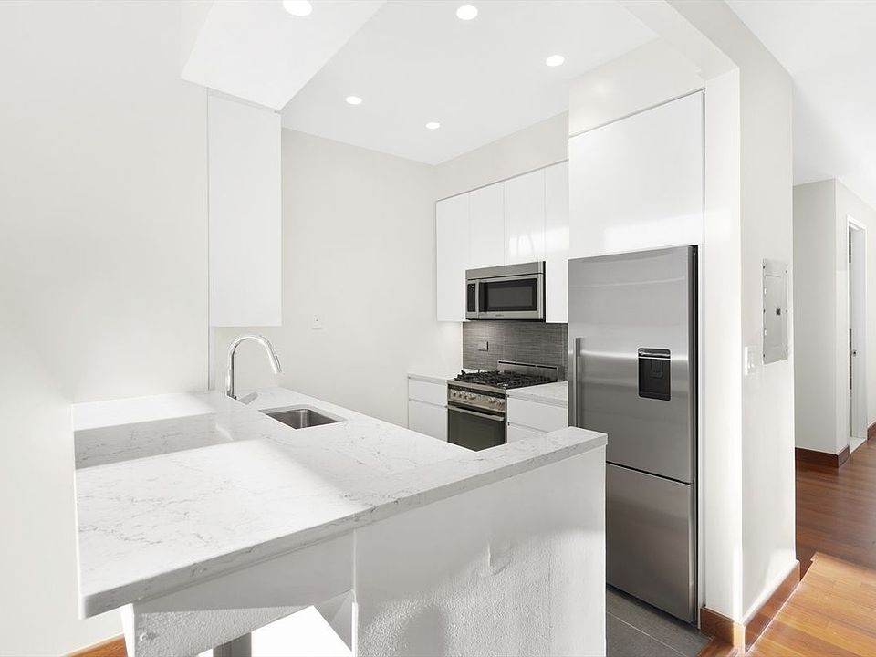 1st image of 305 E 63rd St APT 8N