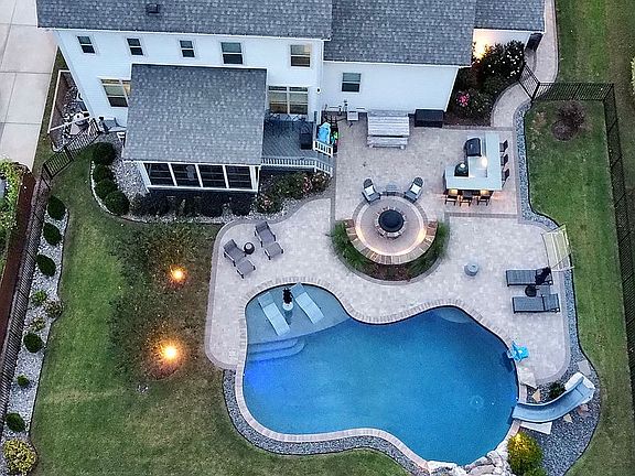 2nd image of 4817 Sunset Fairways Dr