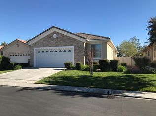 11073 Waterwood St, Apple Valley, CA 92308