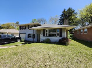 2336 Nebraska Rd, Rockford, IL 61108