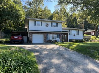 7959 Smith Creek Rd, Tornado, WV 25202