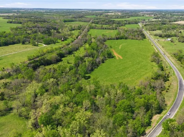 4 County Road 1077, Parker, KS 66072