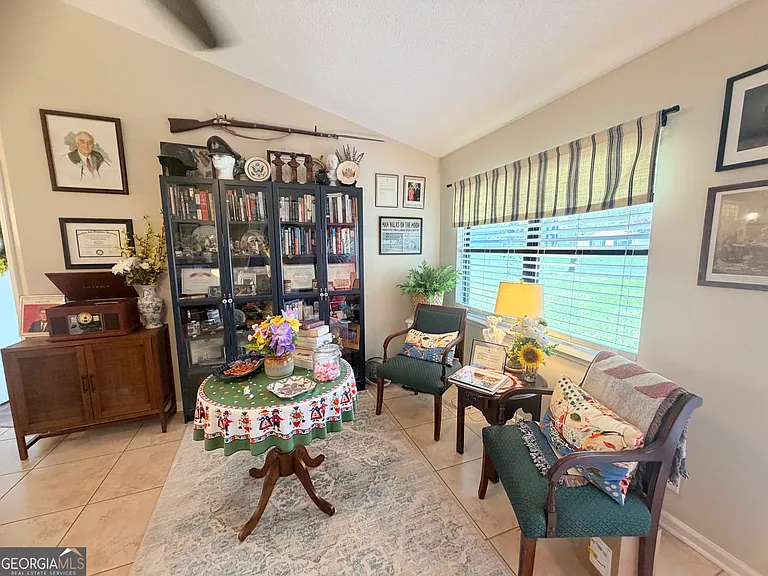 130 Woodvalley Dr — Photo 3