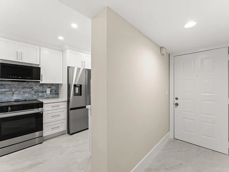 14476 Amberly Ln #704 — Photo 6