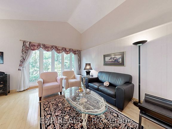 4th image of 6 Abbottswood Rd