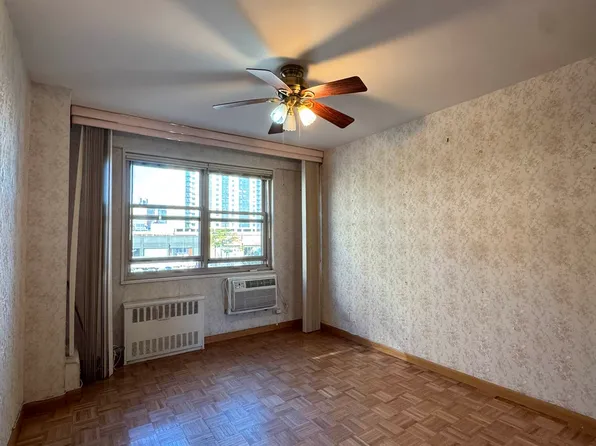 458 Neptune Avenue image 6 of 11