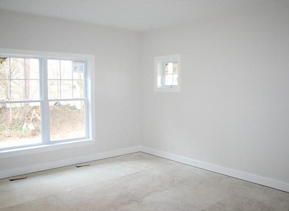 5th image of 31 Orchard Ln