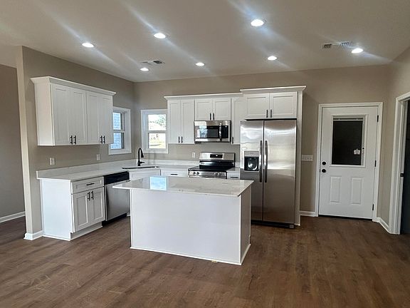 3rd image of 72 Oneil St