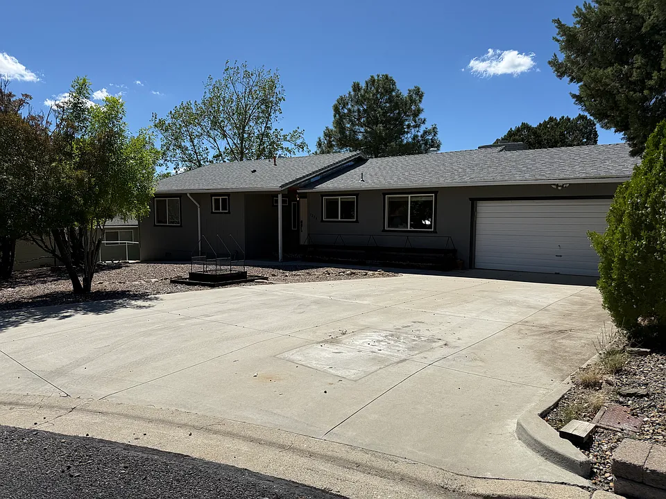 1228 Doka Dr