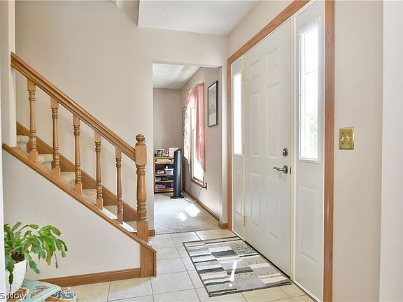 3rd image of 308 Aspen Dr NW