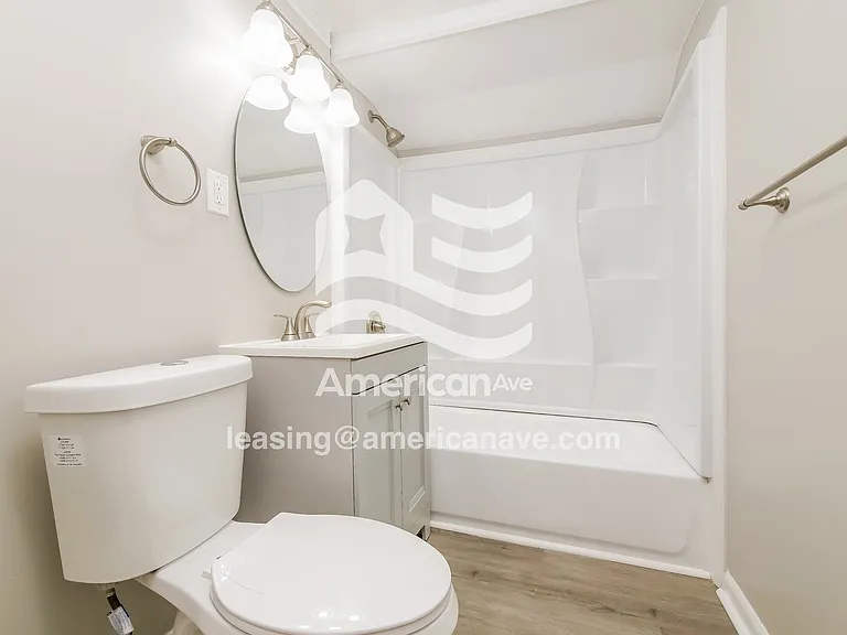 1062685_011_wm_-_main_bathroom_12891772.jpg