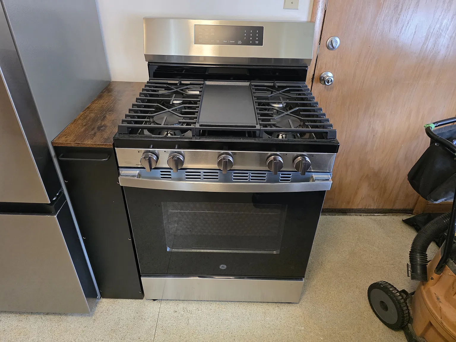 2 bed, 1000 sqft, $1,300 — Photo 2