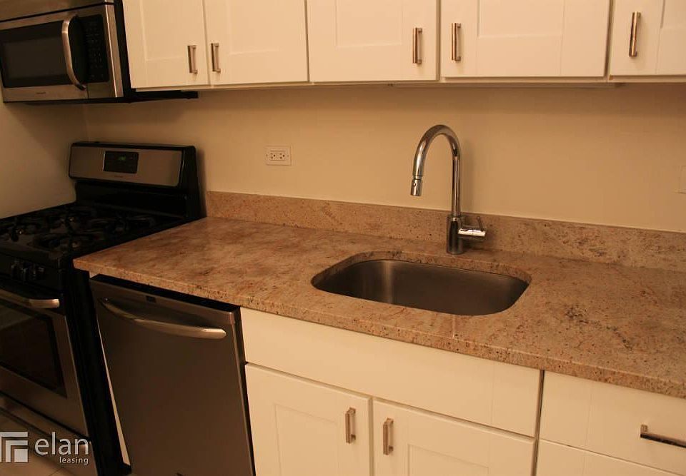 1st image of 539 W Dickens Ave #2W
