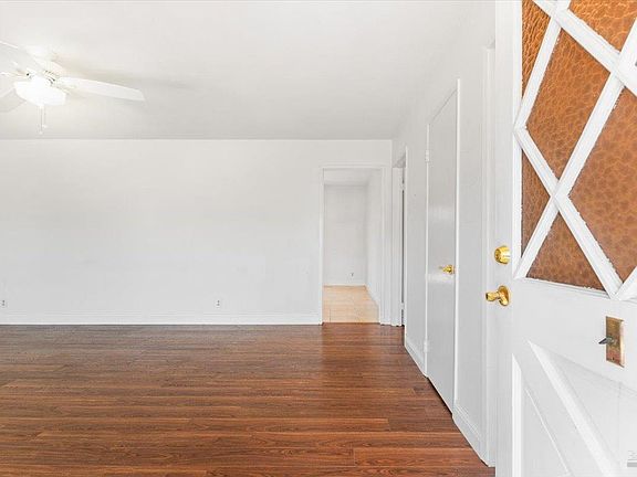 3rd image of 1435 Oak Circle