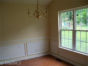 4th image of 3630 Sharon Ave