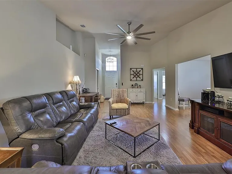 128 Lookout Dr — Photo 5