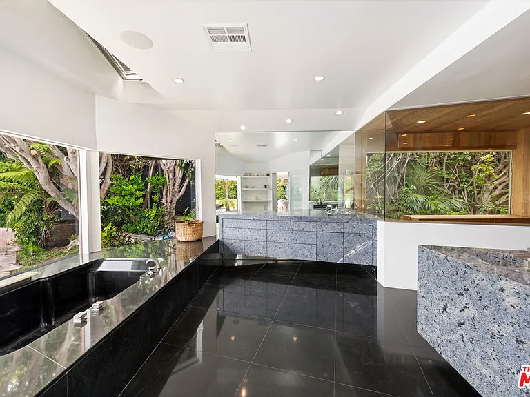 29020 Cliffside Dr — Photo 33
