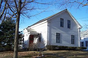 2nd image of 33 Cottage St