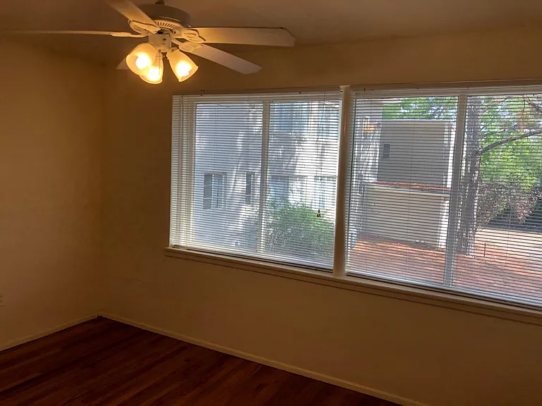 1043 Carlisle St — Photo 12