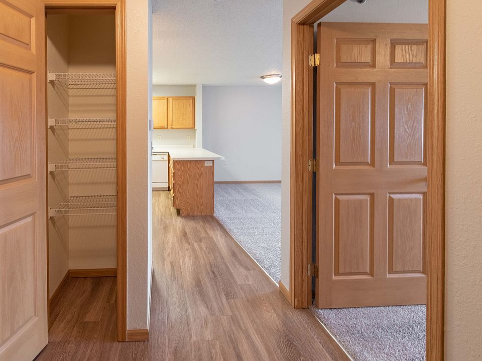 Powers Ridge Rental Condos 1321 Lake Dr W Chanhassen MN Zillow