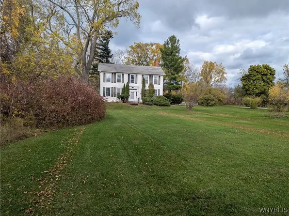 3153 W Lake Rd, Wilson, NY 14172