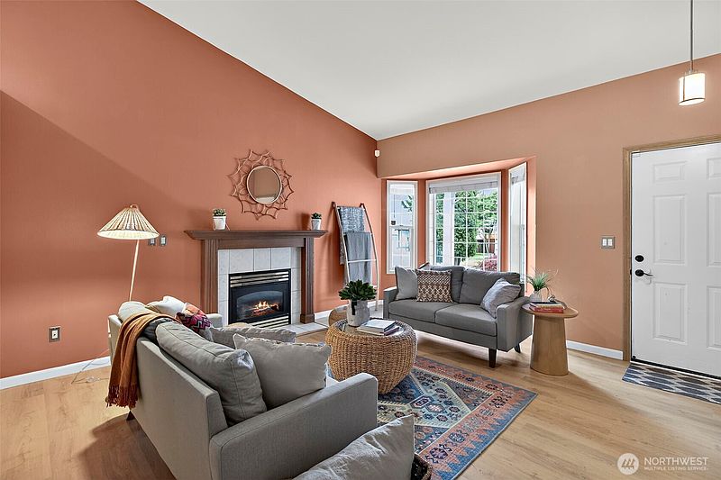 5th image of 8409 201st Street E
