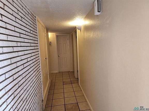 5th image of 702 E Luna Dr