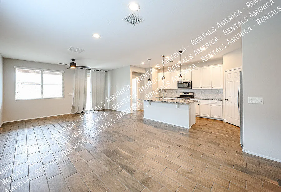Move-In Special ? Two Weeks Free! — Photo 4