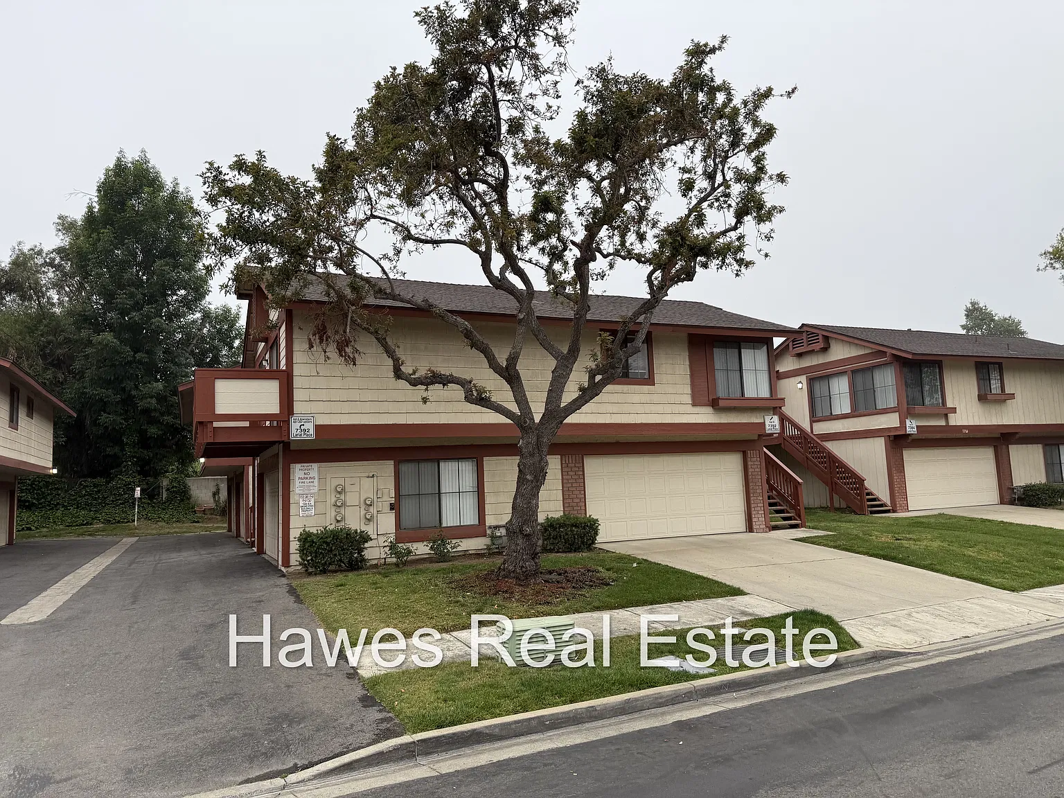 2 bed, 1.5 bath, 900 sqft, $2,300 — Photo 2