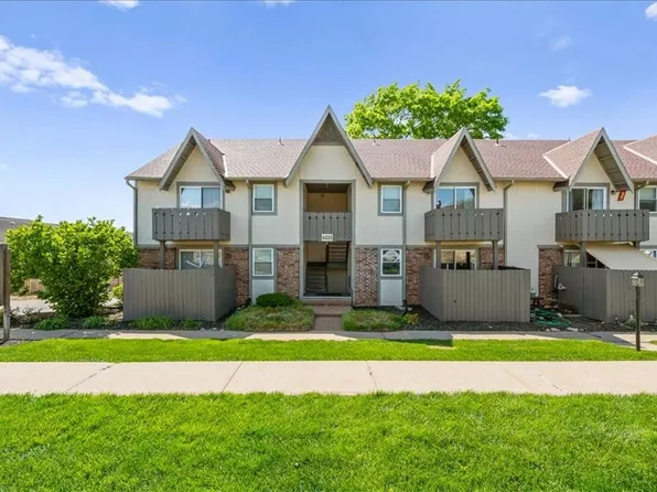 6232 Robinson St APT 3, Overland Park, KS 66202