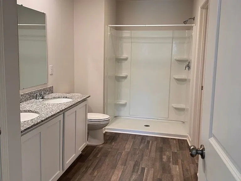545 Spring St — Photo 21