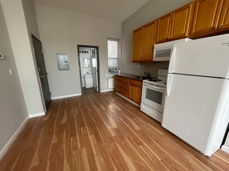 7331 W Chester Pike #2C — Photo 3
