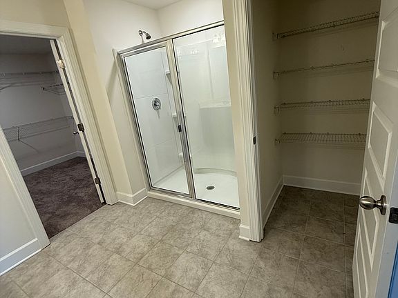 4th image of 224 Campbell Cir