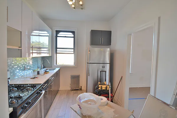 Rented by Hagstrom Management Inc | media 8