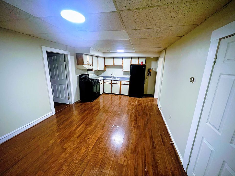 1st image of 409 Penn St #6
