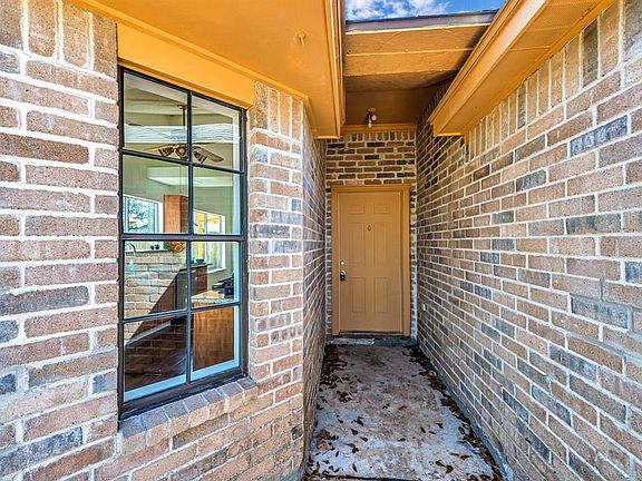 4th image of 20519 Cocoplum Dr