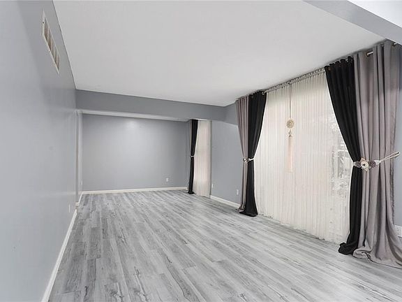 4th image of 3632 NE West Park Dr